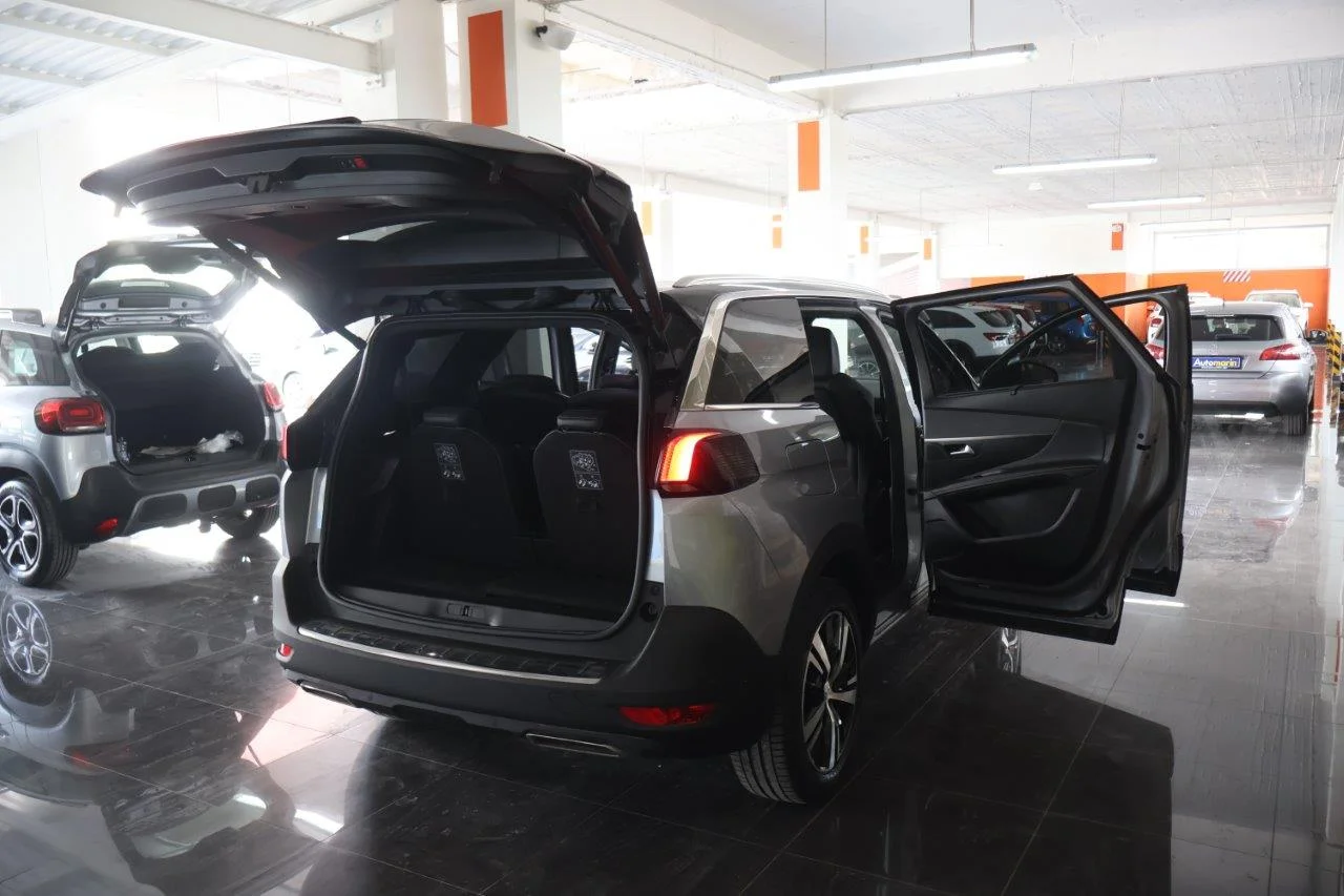 Peugeot 5008 - View model 7