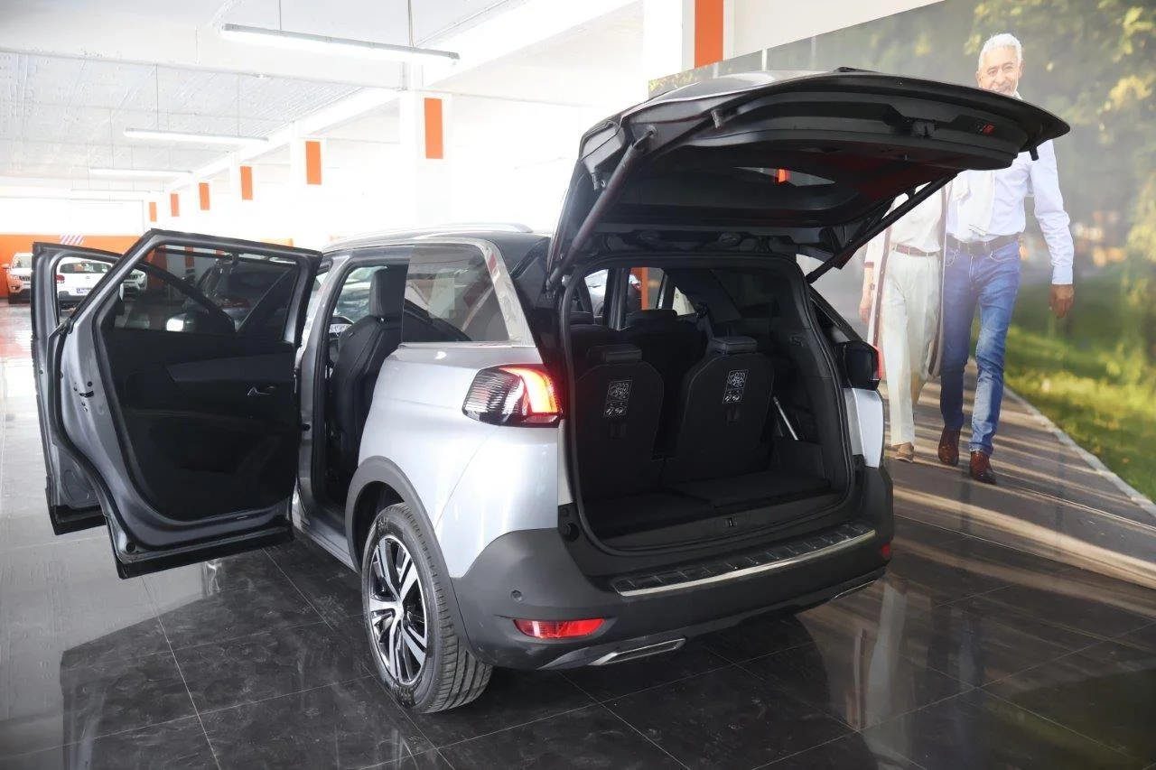 Peugeot 5008 - View model 9