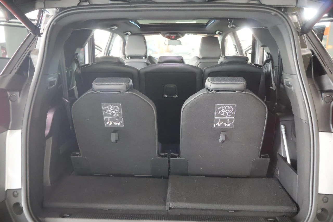 Peugeot 5008 - View model 10