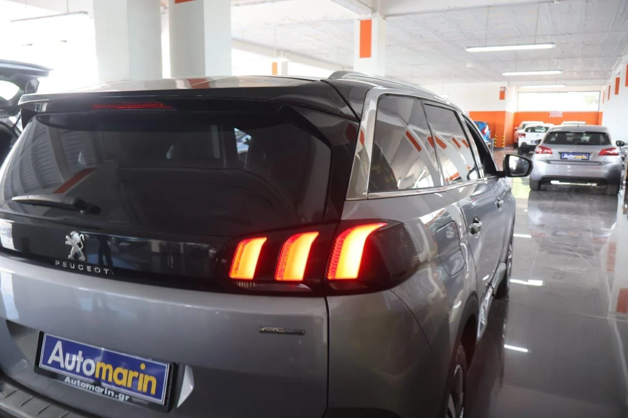 Peugeot 5008 - View model 12