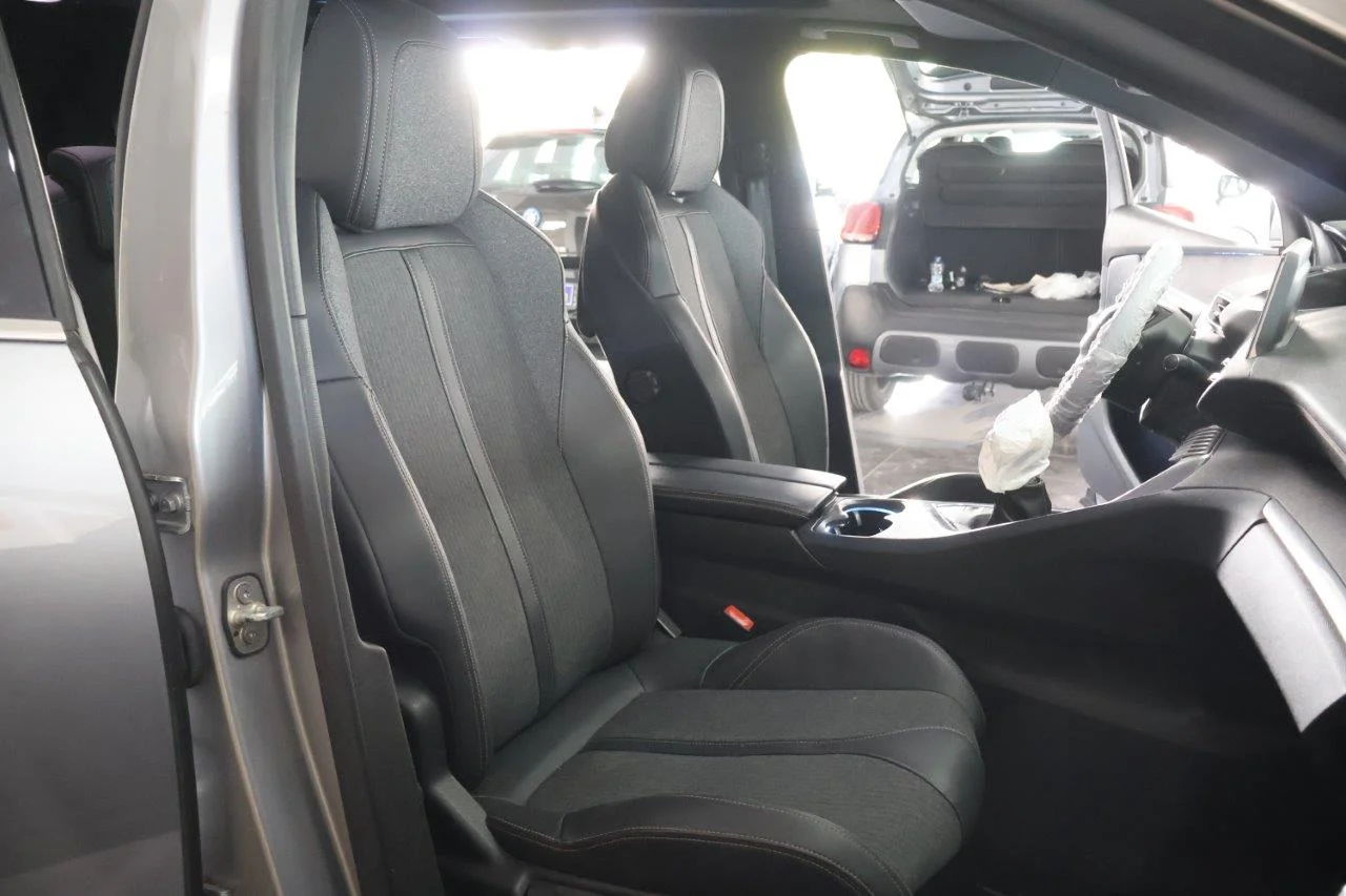 Peugeot 5008 - View model 24