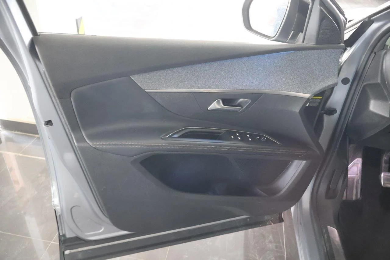 Peugeot 5008 - View model 36