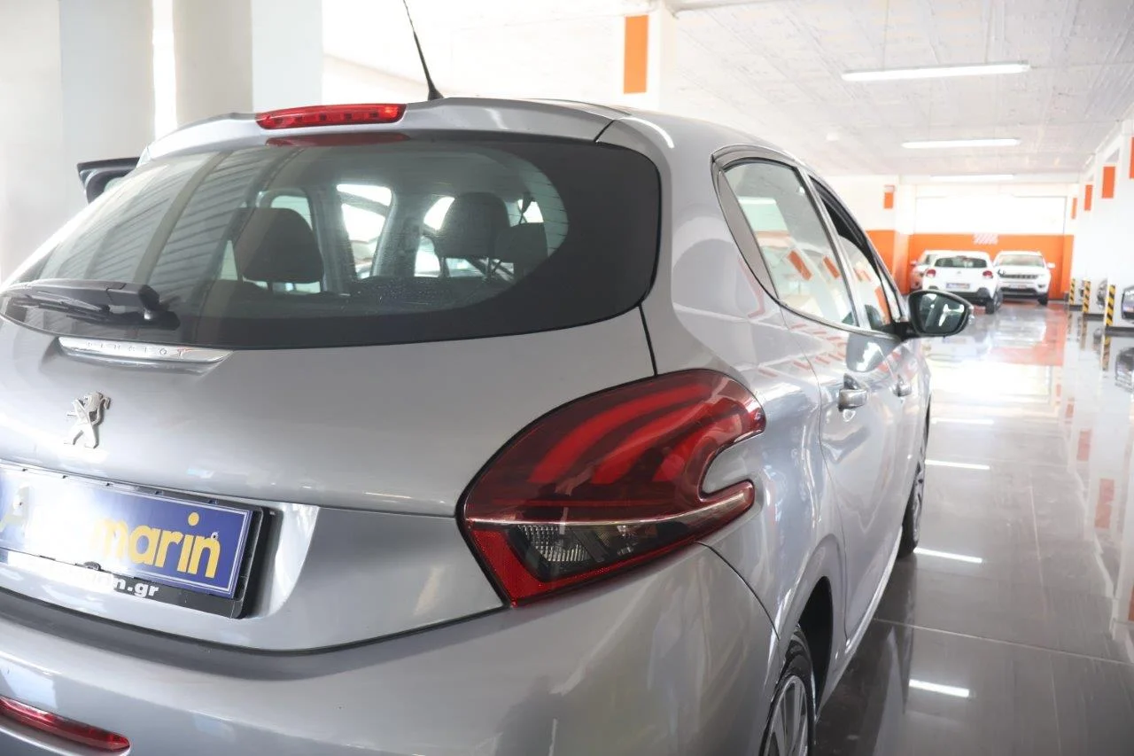 Peugeot 208 - View model 11