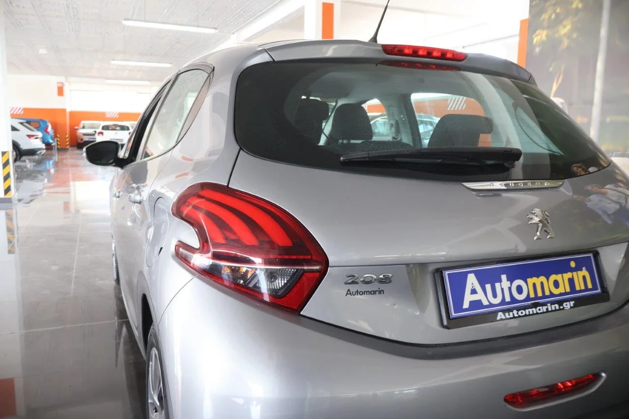 Peugeot 208 - View model 12