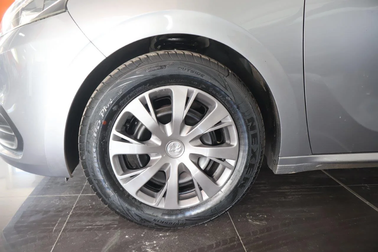 Peugeot 208 - View model 14