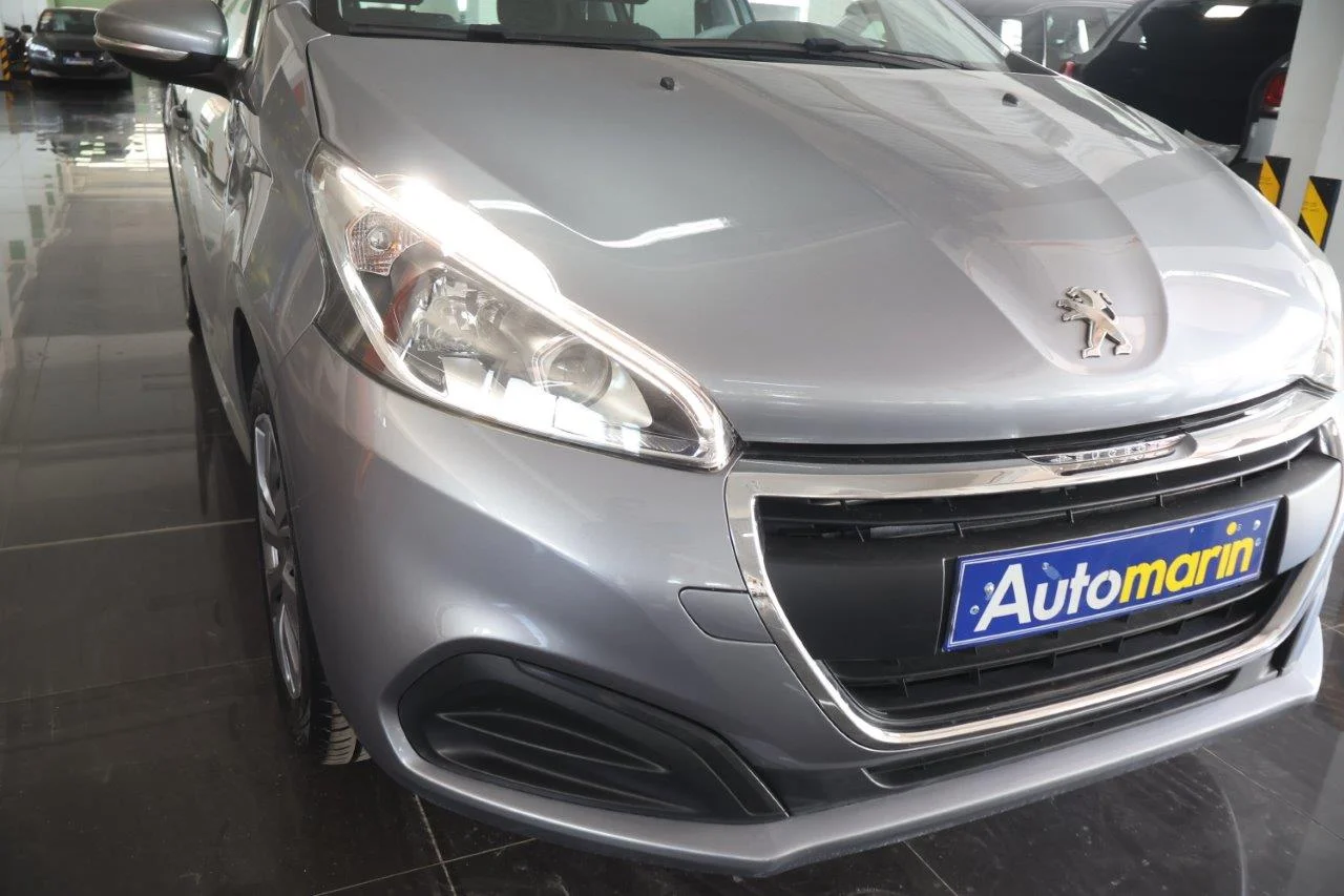 Peugeot 208 - View model 19