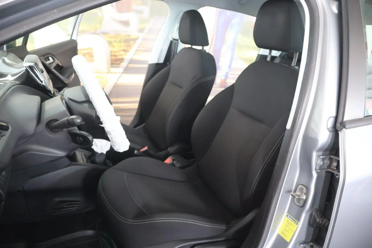 Peugeot 208 - View model 24