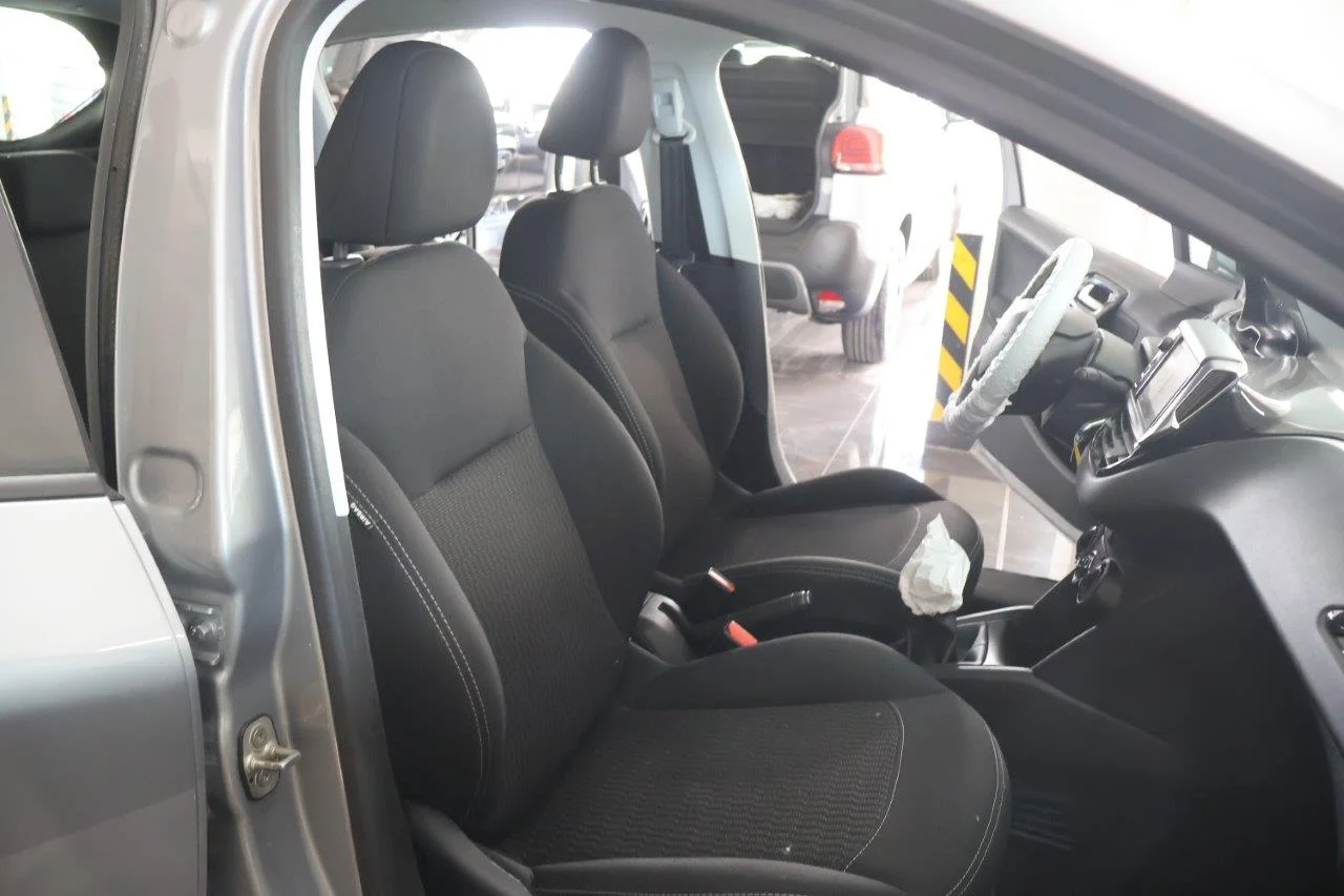 Peugeot 208 - View model 25