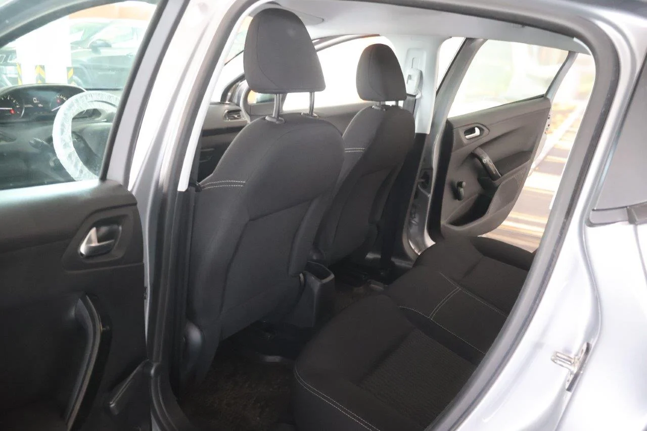 Peugeot 208 - View model 26