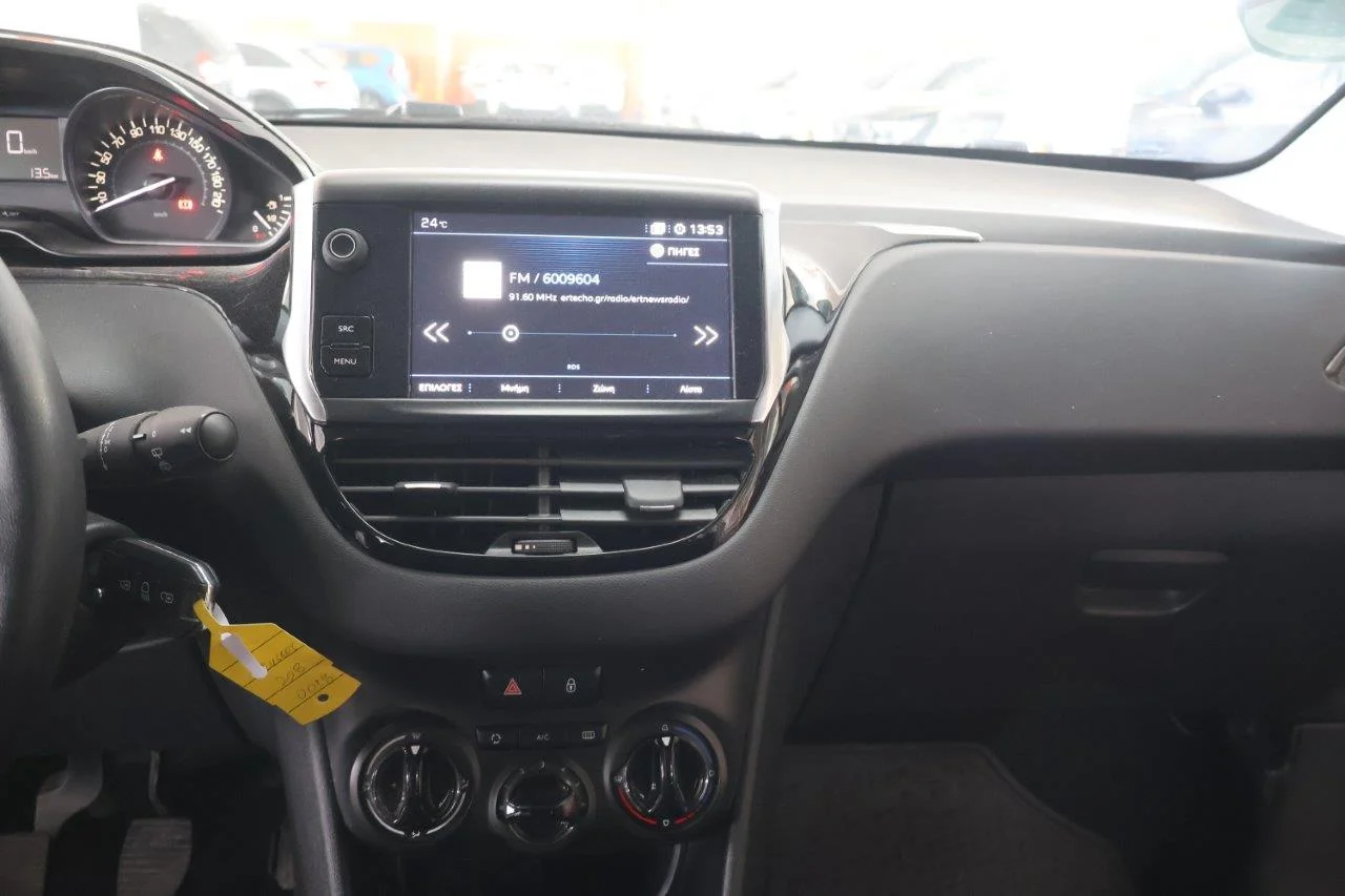 Peugeot 208 - View model 30