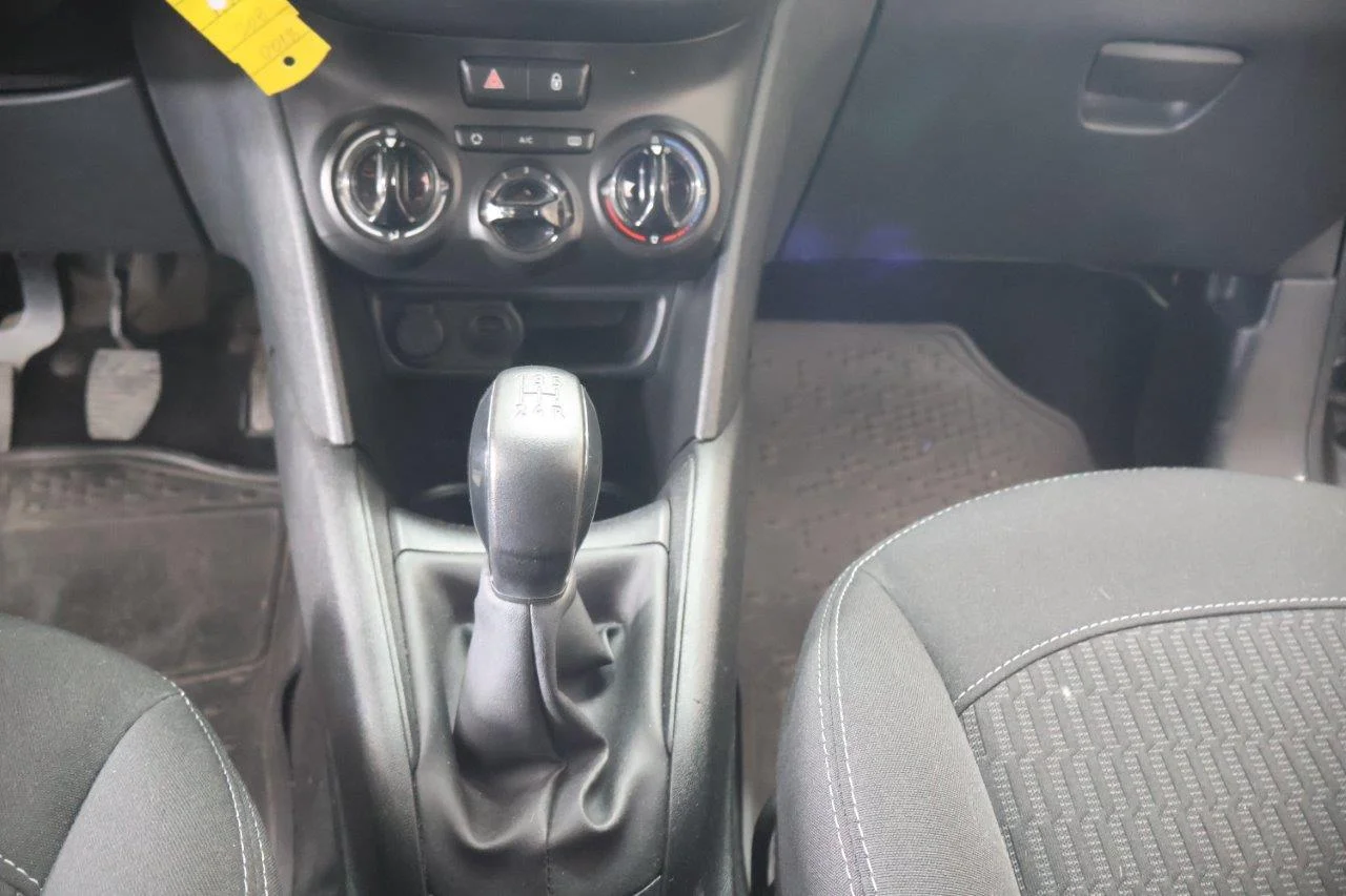 Peugeot 208 - View model 33