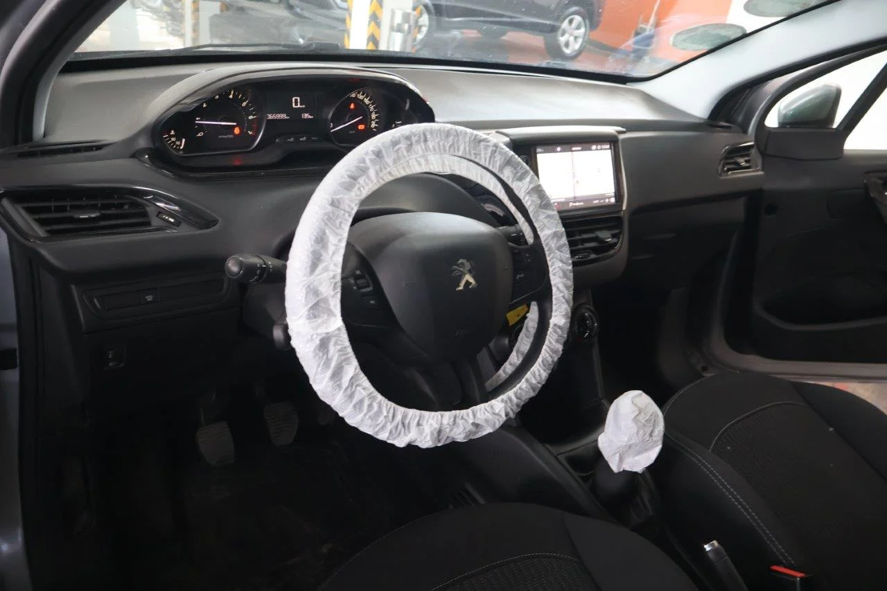 Peugeot 208 - View model 38