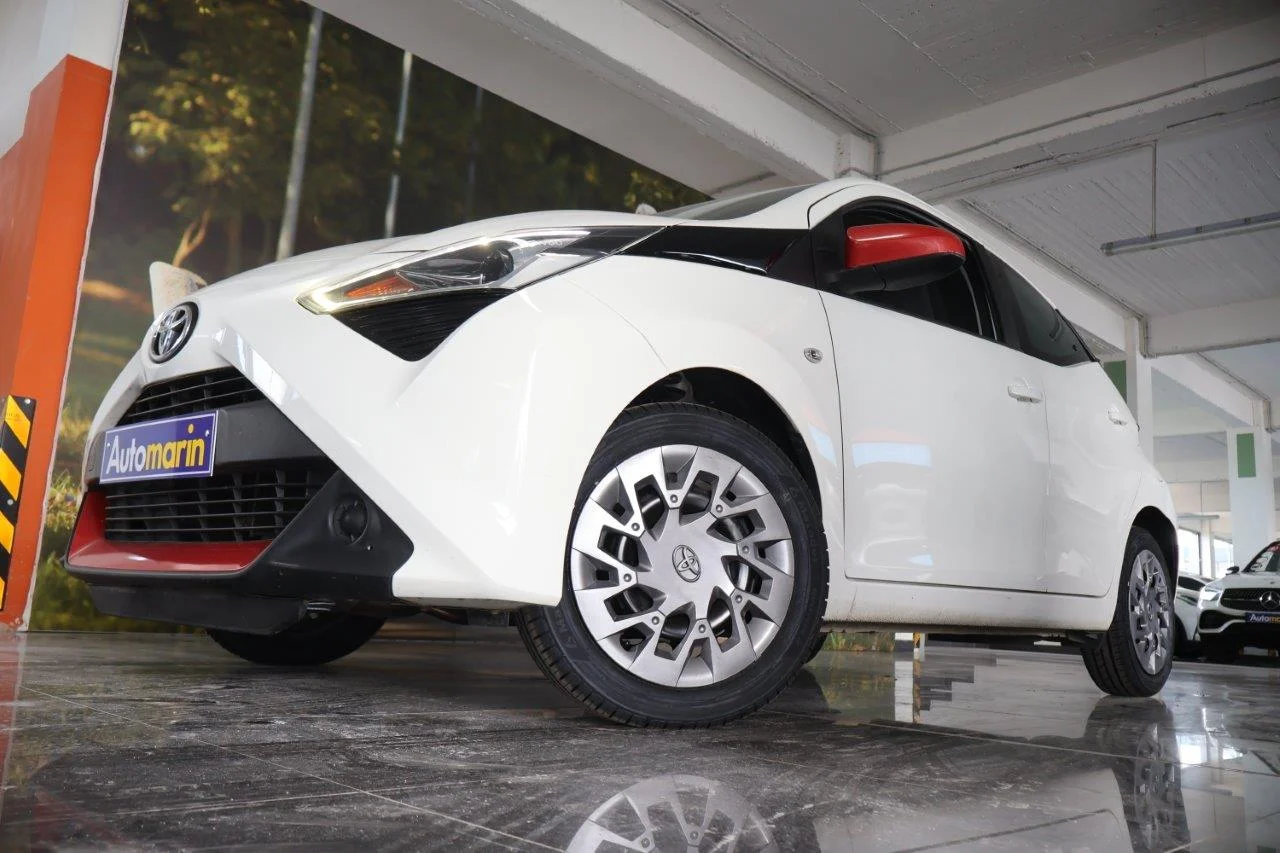 View 2 - Toyota Aygo - 2020