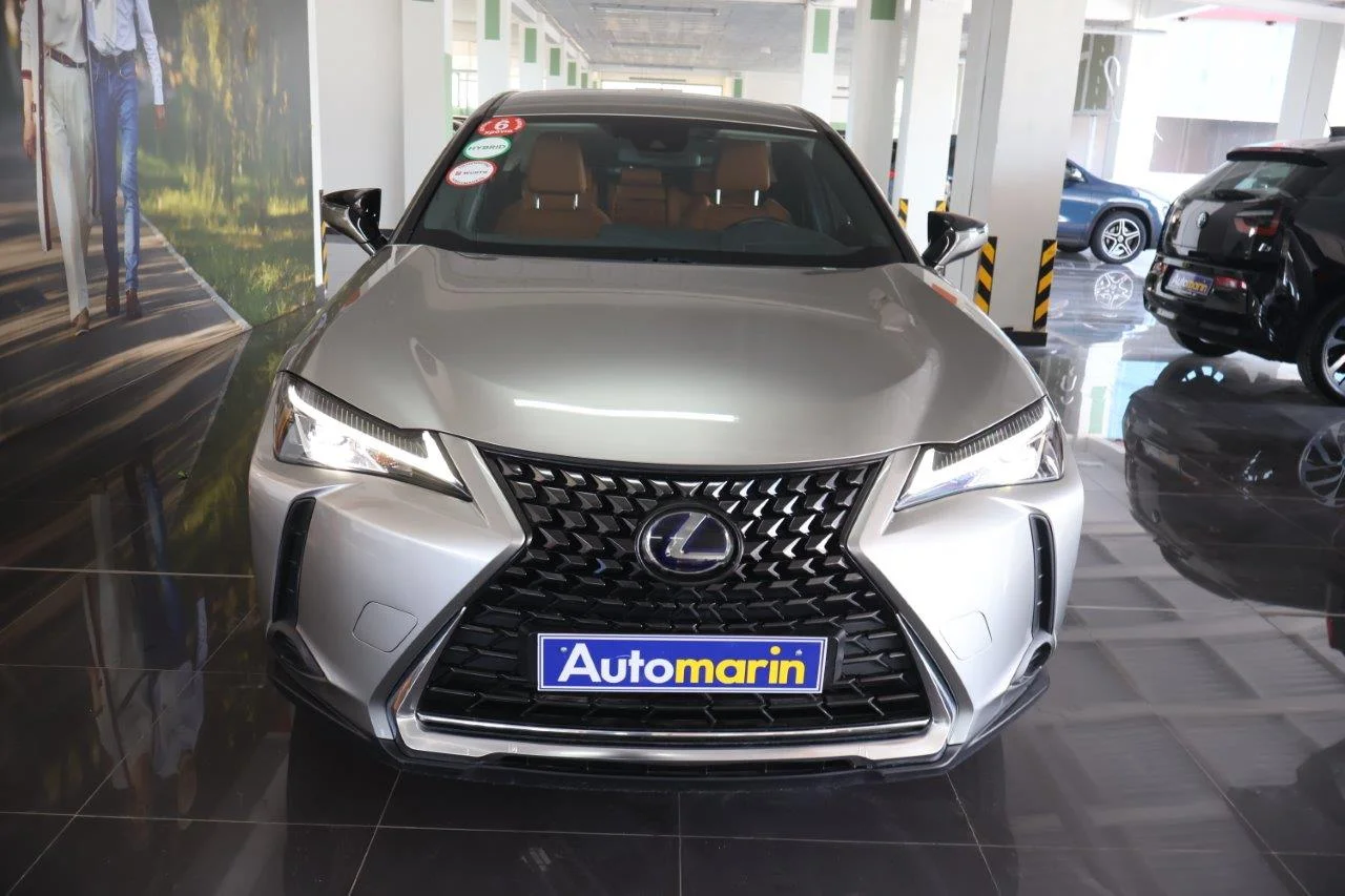 View 3 - Lexus UX - 2020