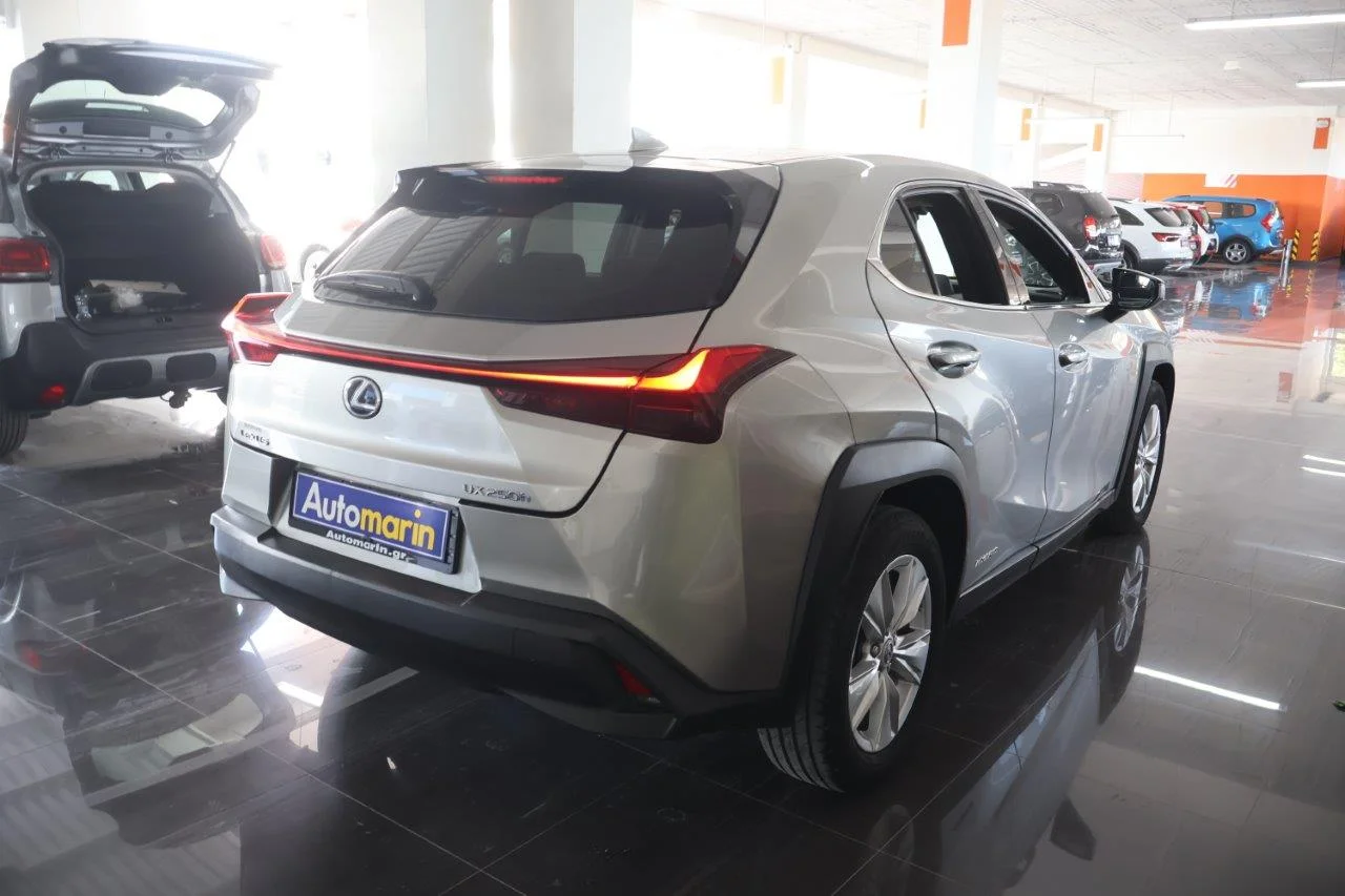 View 5 - Lexus UX - 2020