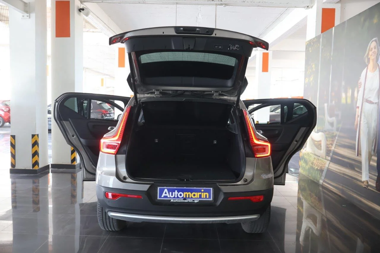 Volvo XC40 - View model 8