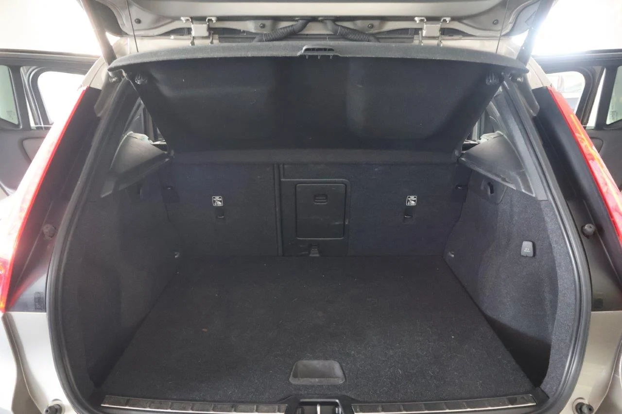 Volvo XC40 - View model 10