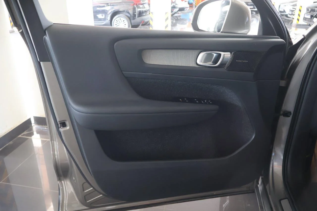 Volvo XC40 - View model 36