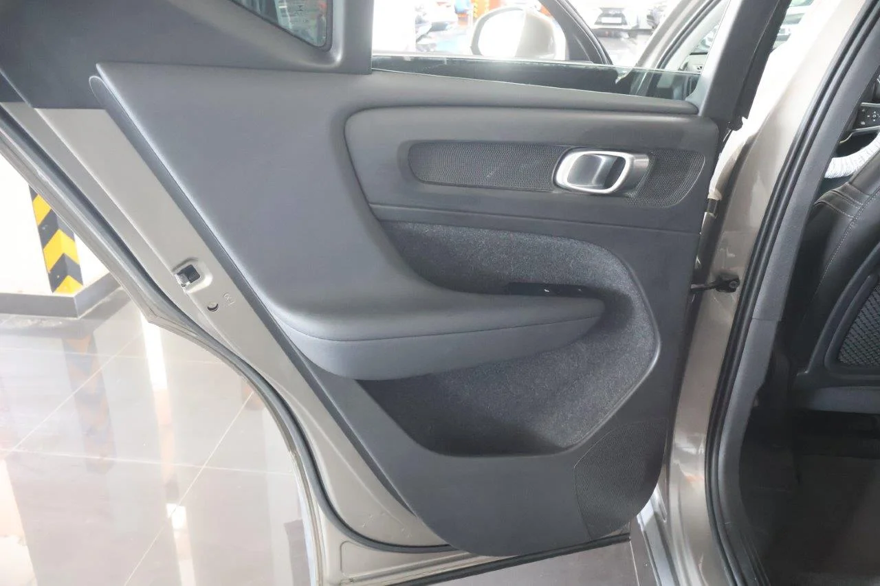 Volvo XC40 - View model 38