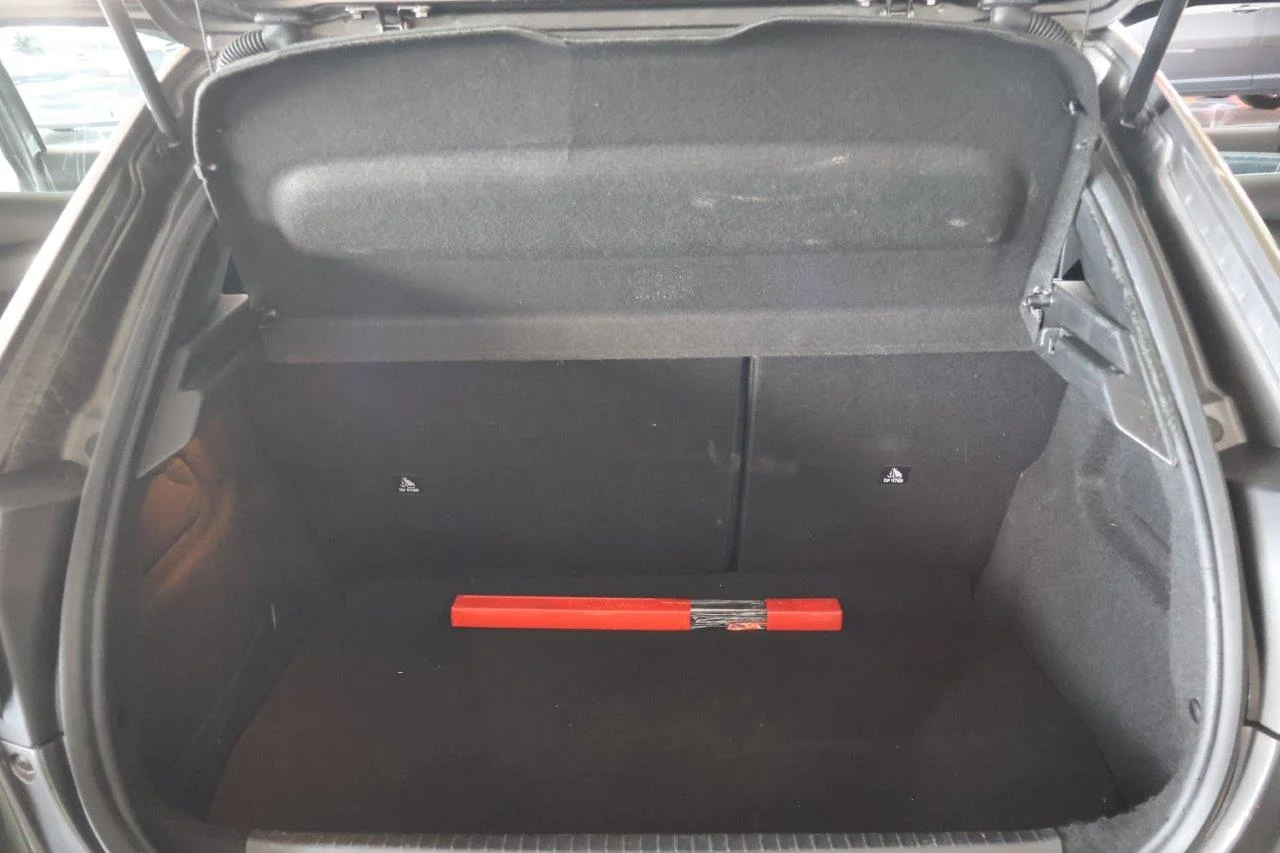 Peugeot 208 - View model 10