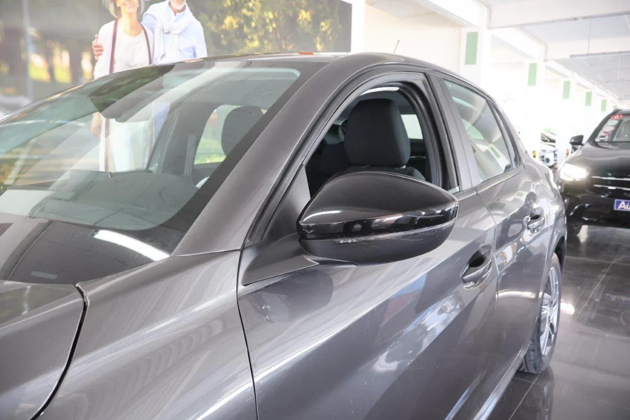 Peugeot 208 - View model 13