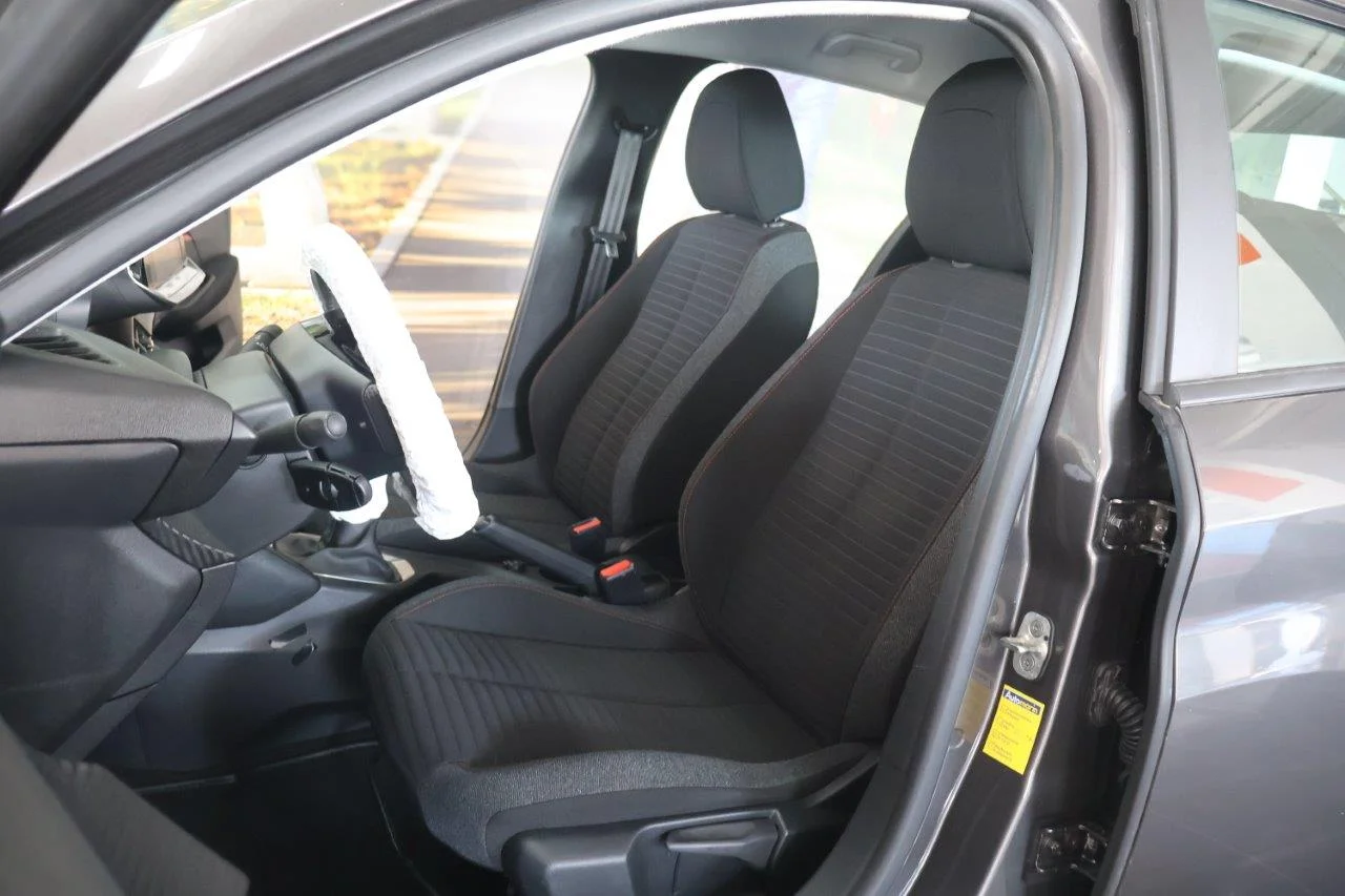 Peugeot 208 - View model 21
