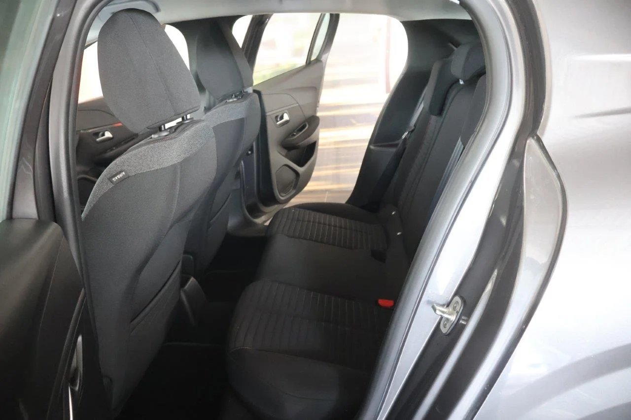 Peugeot 208 - View model 24