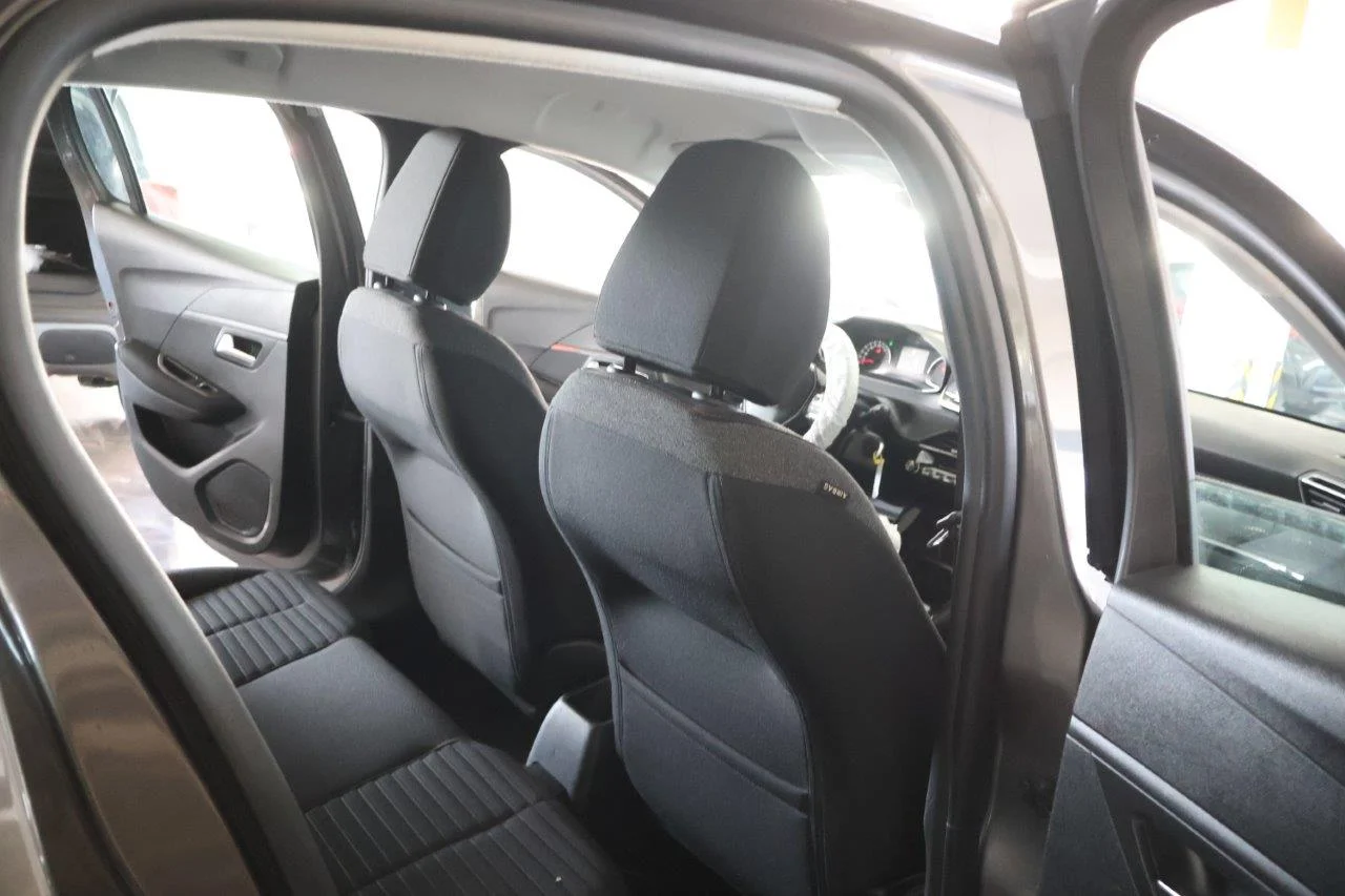 Peugeot 208 - View model 25