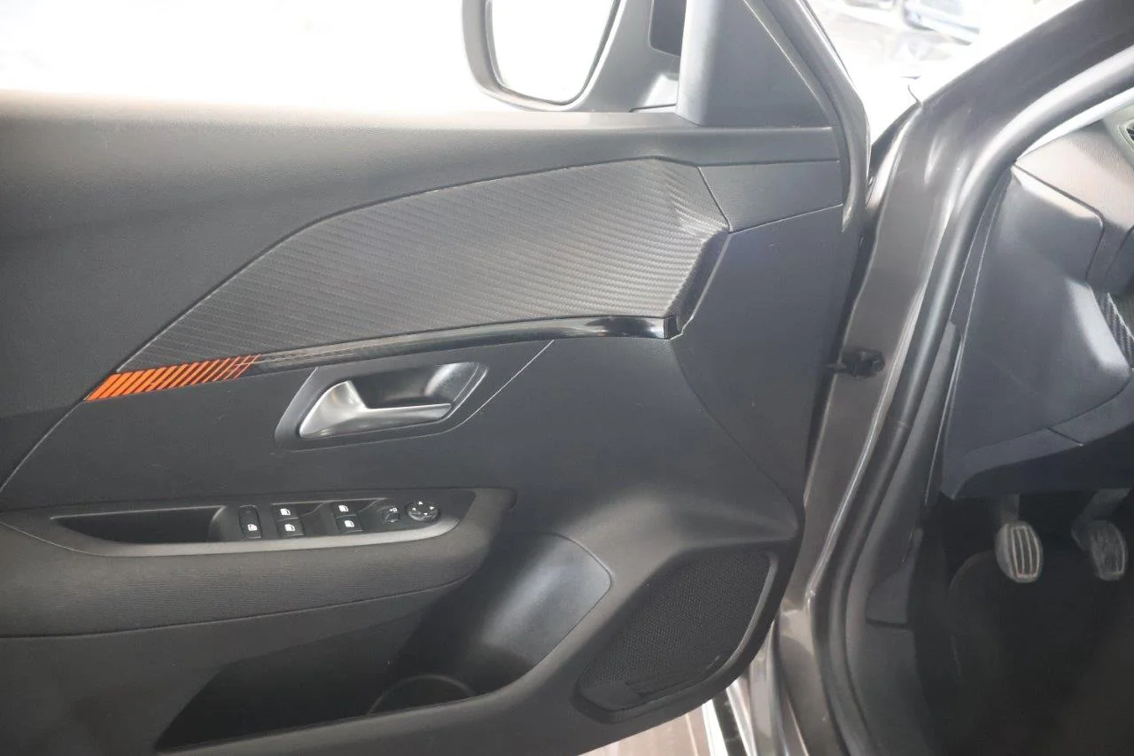 Peugeot 208 - View model 31