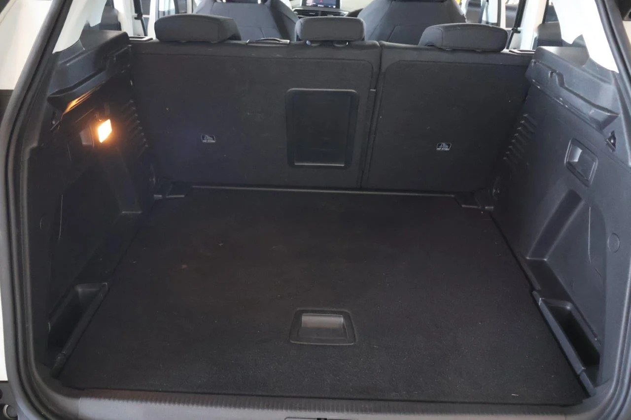 Peugeot 3008 - View model 10