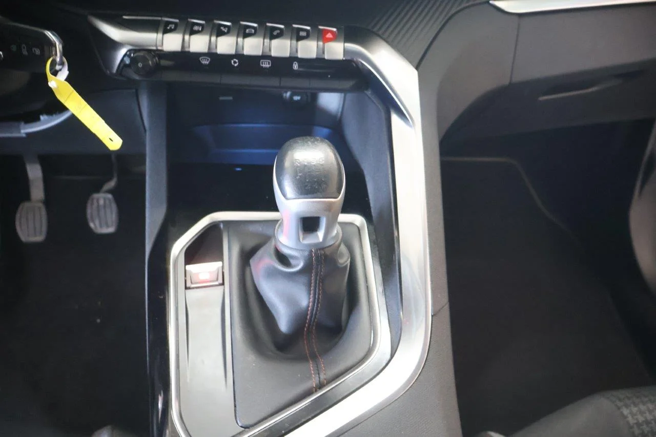 Peugeot 3008 - View model 32