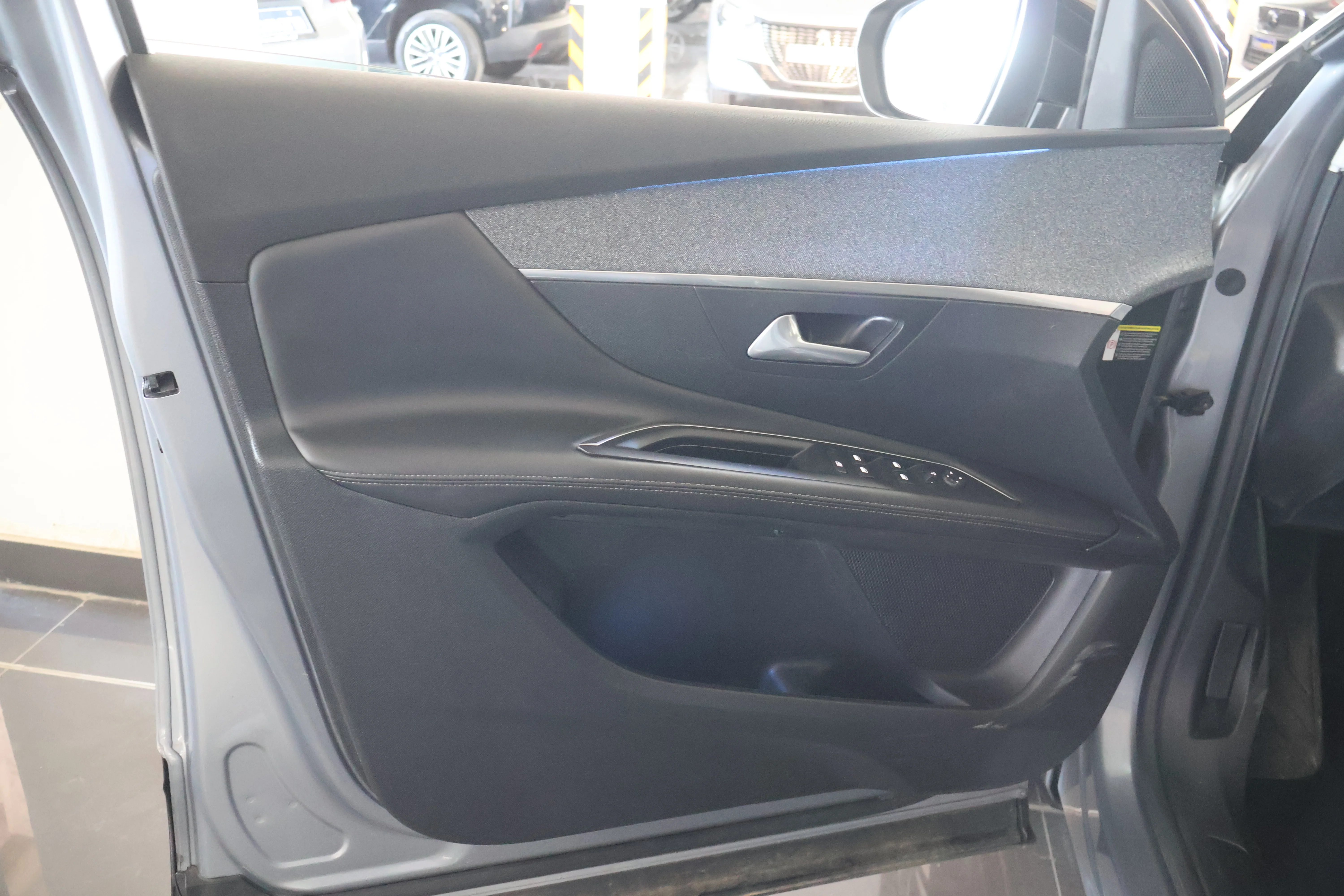 Peugeot 3008 - View model 35