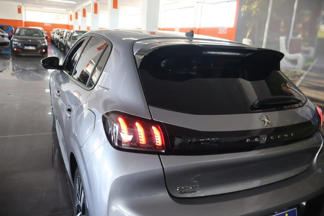 Peugeot 208 - View model 12