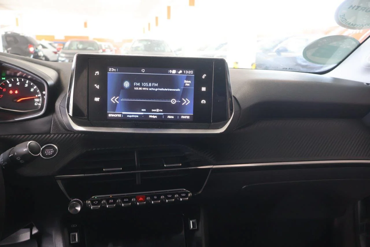 Peugeot 208 - View model 28