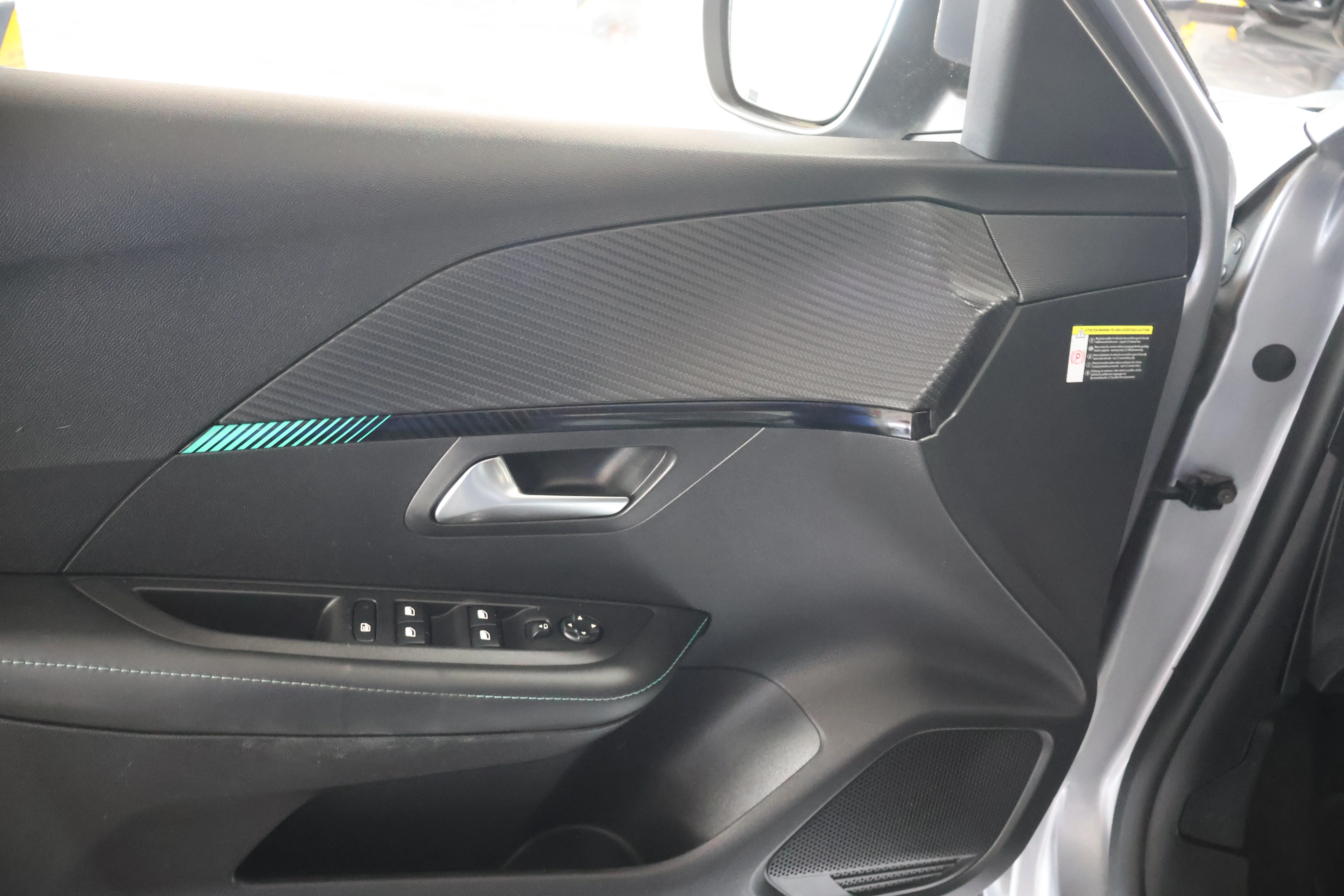 Peugeot 208 - View model 34