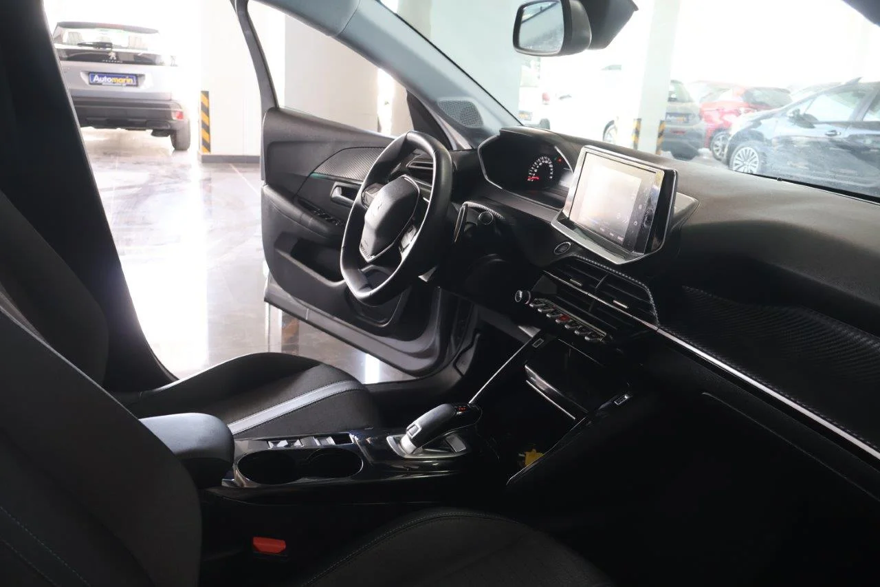 Peugeot 208 - View model 36