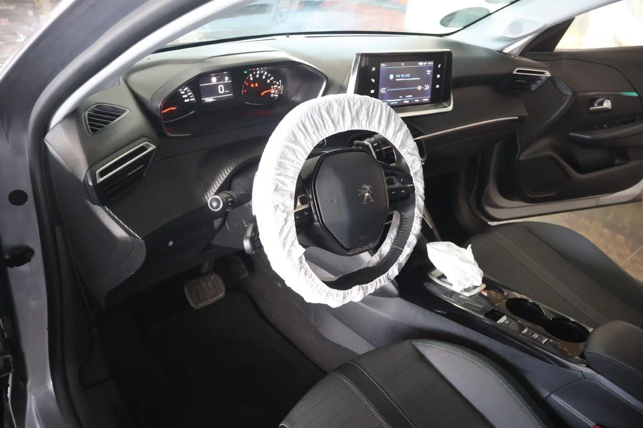 Peugeot 208 - View model 38