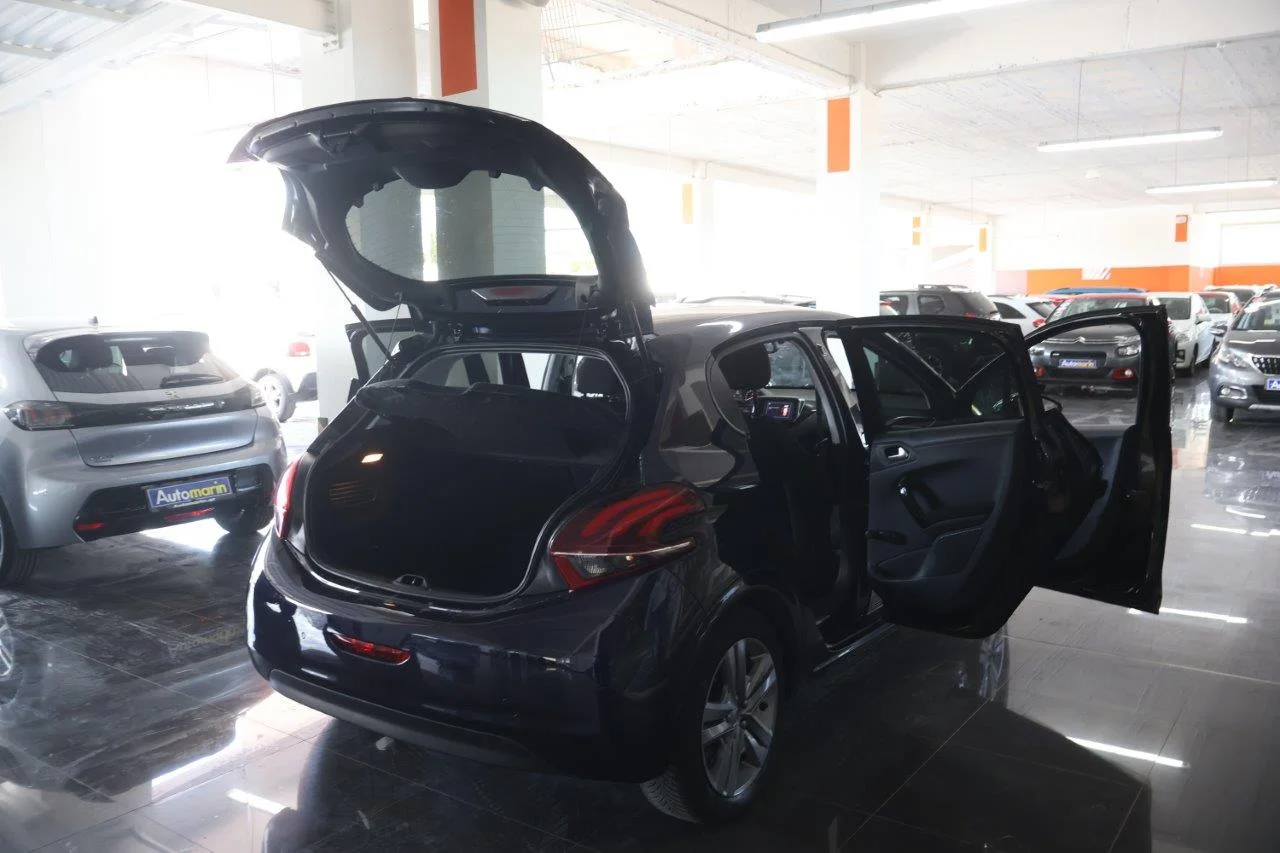 Peugeot 208 - View model 7