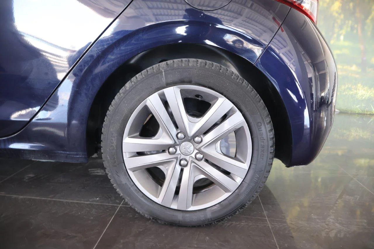 Peugeot 208 - View model 13