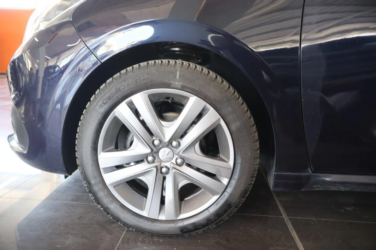 Peugeot 208 - View model 14