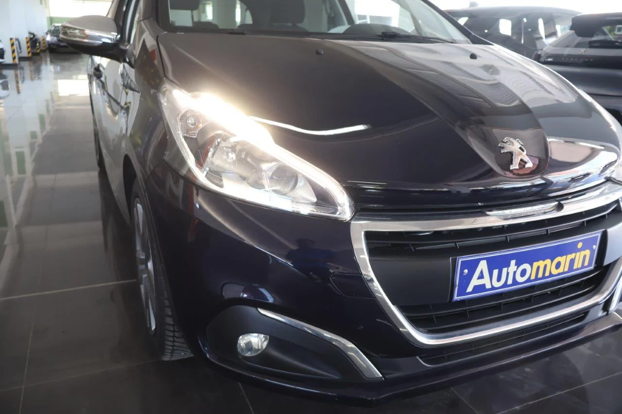 Peugeot 208 - View model 18