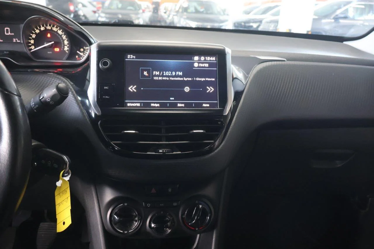 Peugeot 208 - View model 25