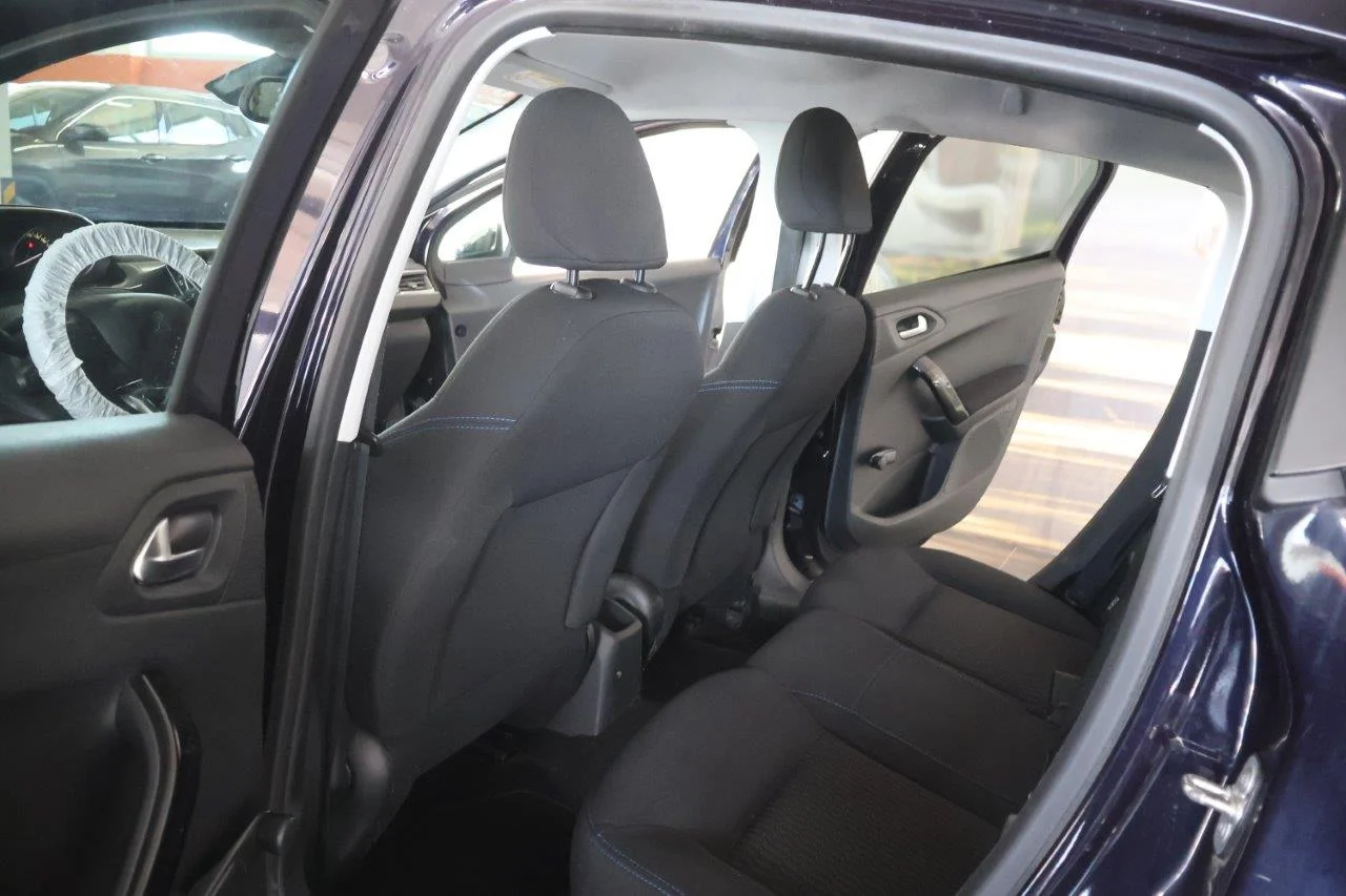 Peugeot 208 - View model 26