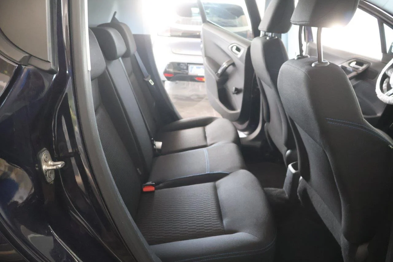 Peugeot 208 - View model 29