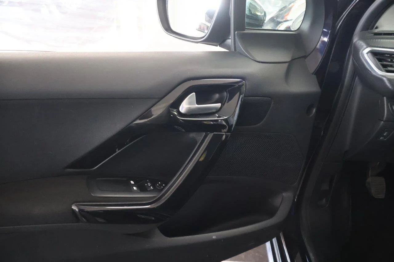 Peugeot 208 - View model 35