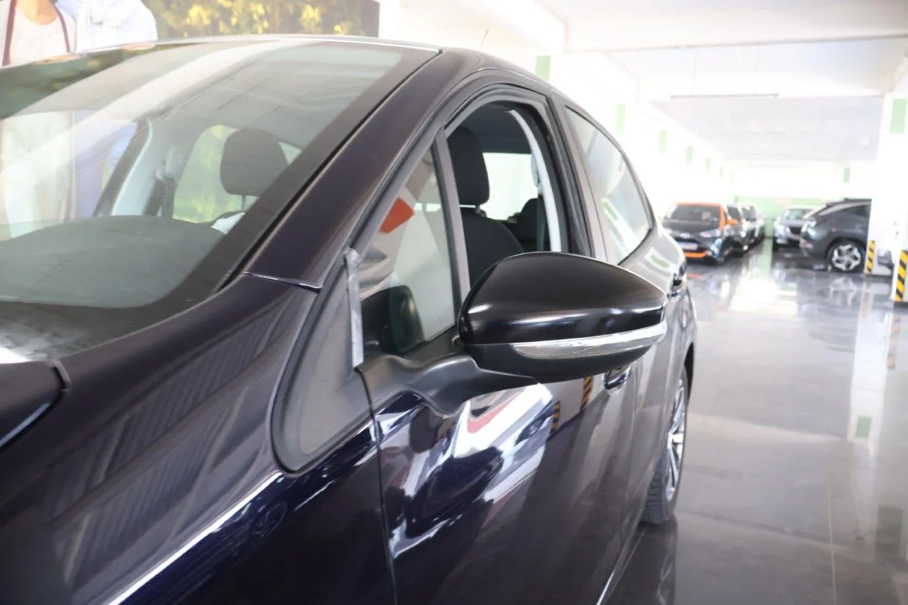 Peugeot 208 - View model 14