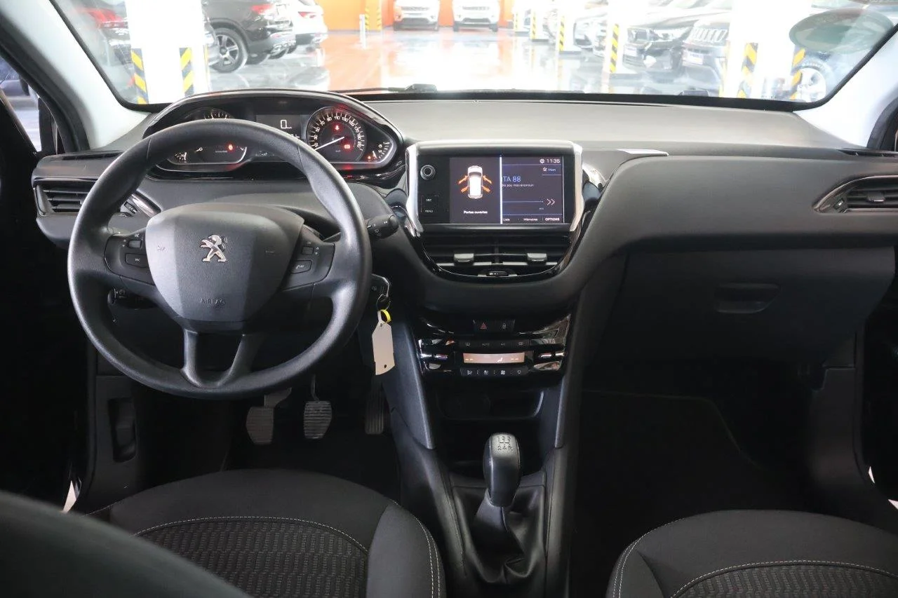 Peugeot 208 - View model 21