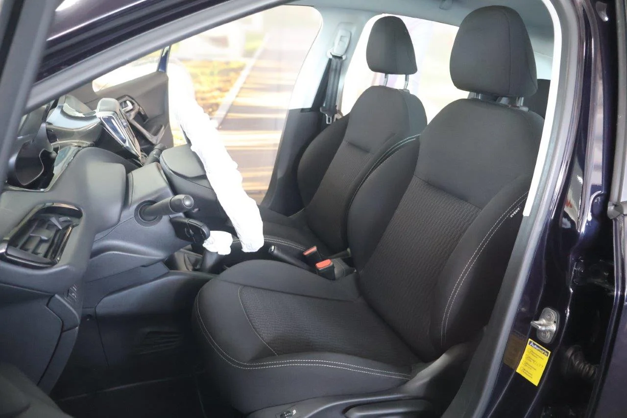 Peugeot 208 - View model 22