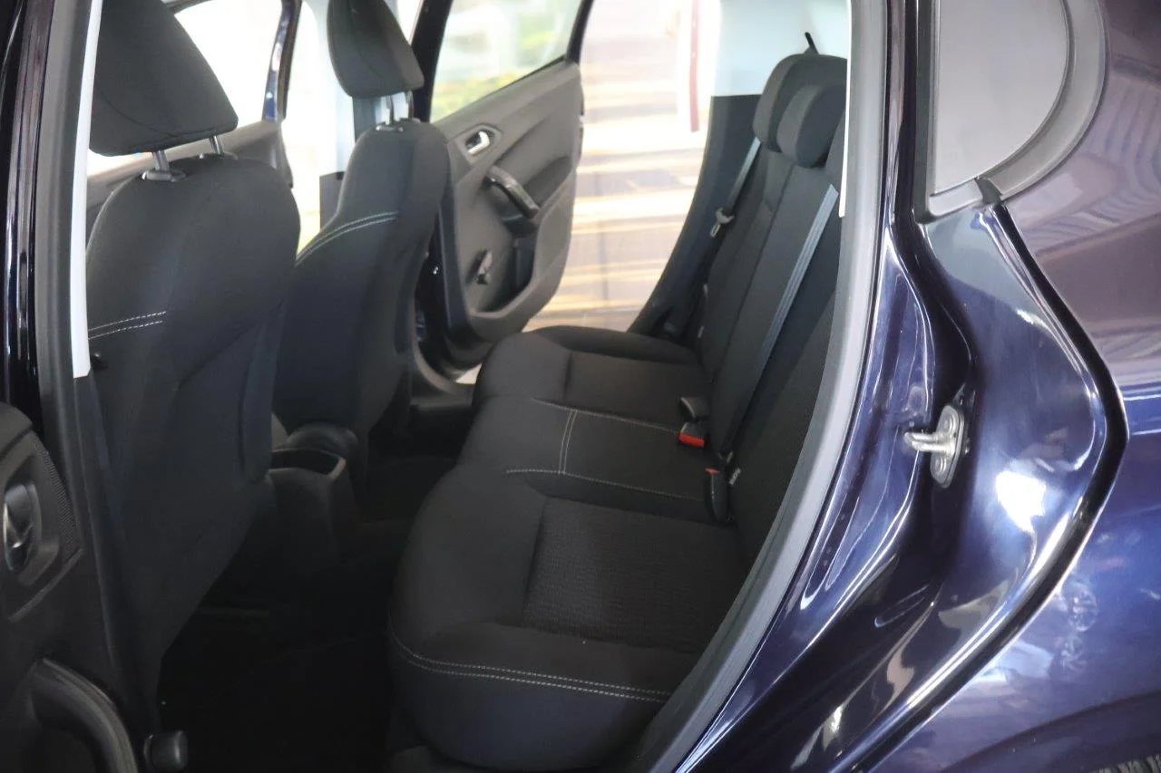 Peugeot 208 - View model 25