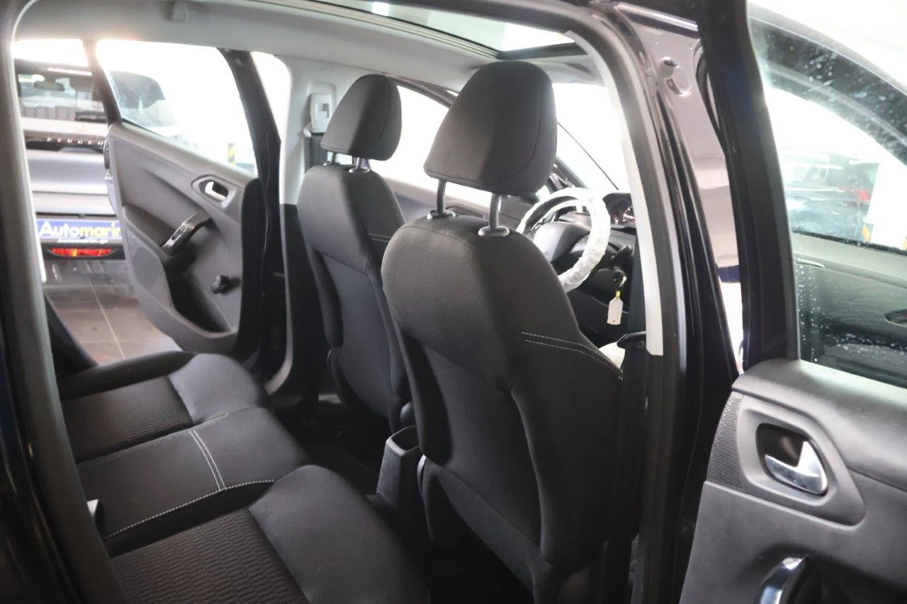 Peugeot 208 - View model 26
